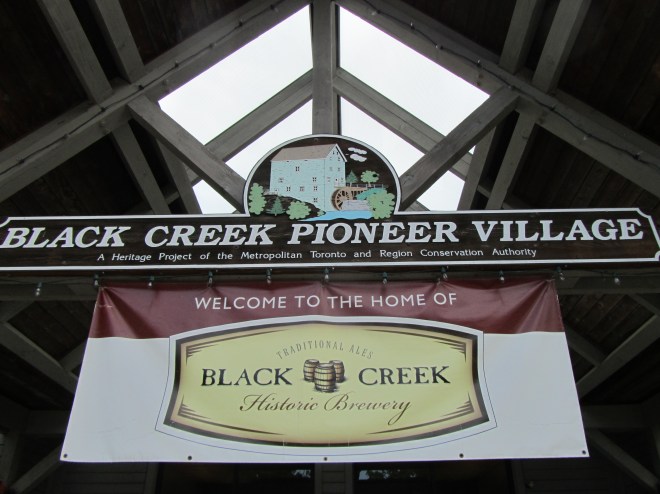 BlackCreekVillage_Eingang